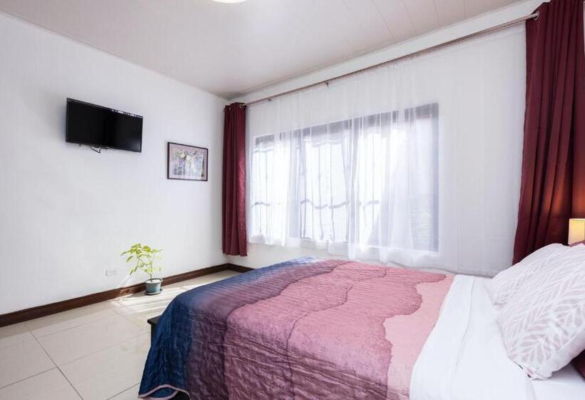 اتاق استاندارد با سرویس بهداشتی مشترک, Viva Guest House