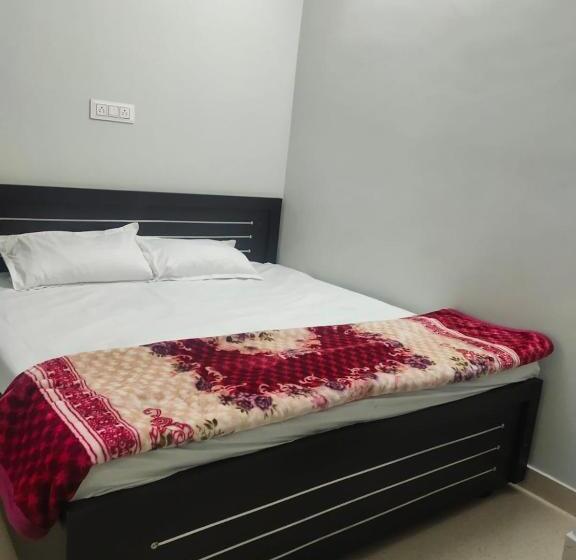 اتاق استاندارد با بالکن, Pink City Backpackers