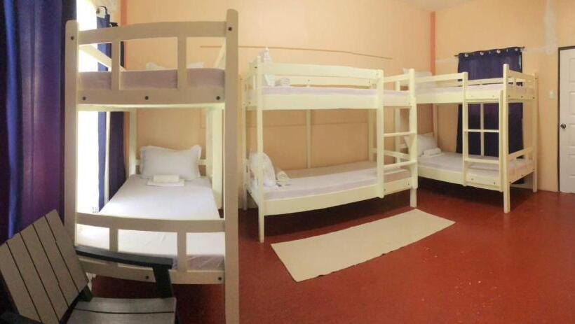 اتاق خانوادگی, Azzura Budget Rooms