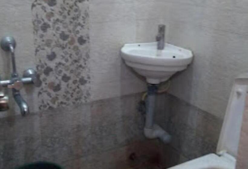 デラックスルーム, Girnar Amravati