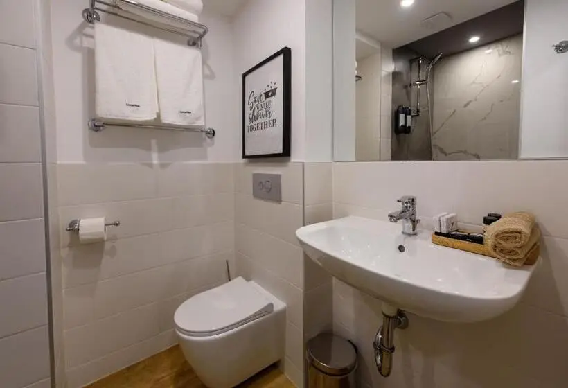 Habitación Estándar, Location