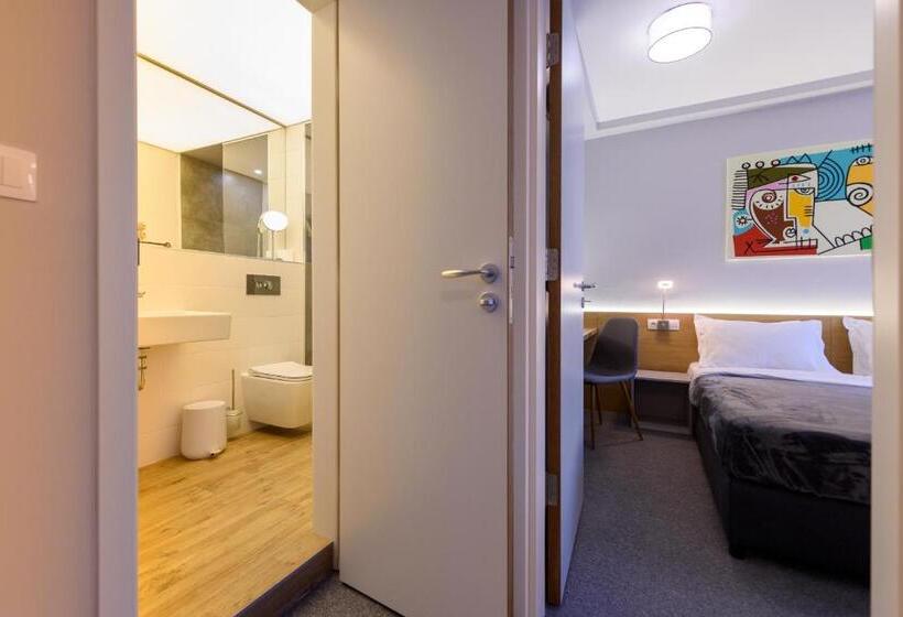 스탠다드 스튜디오, Location