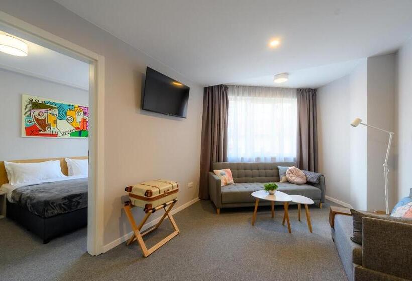 스탠다드 스튜디오, Location