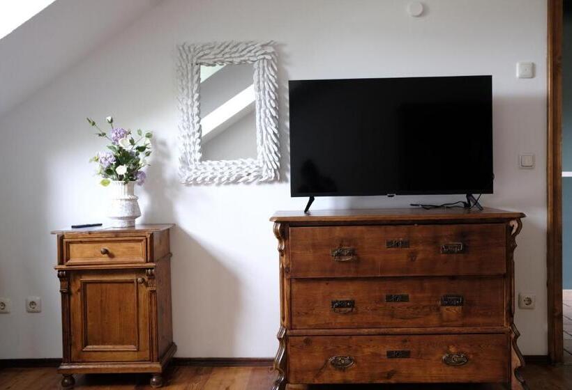 스탠다드 룸, Minjo