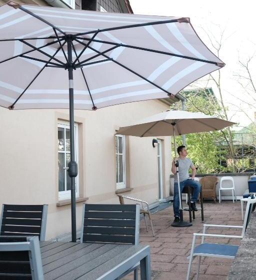 디럭스 룸, Minjo