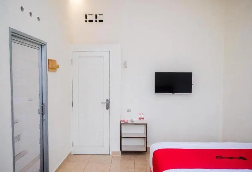 デラックスルーム, Reddoorz Near Terminal Bus Purwokerto