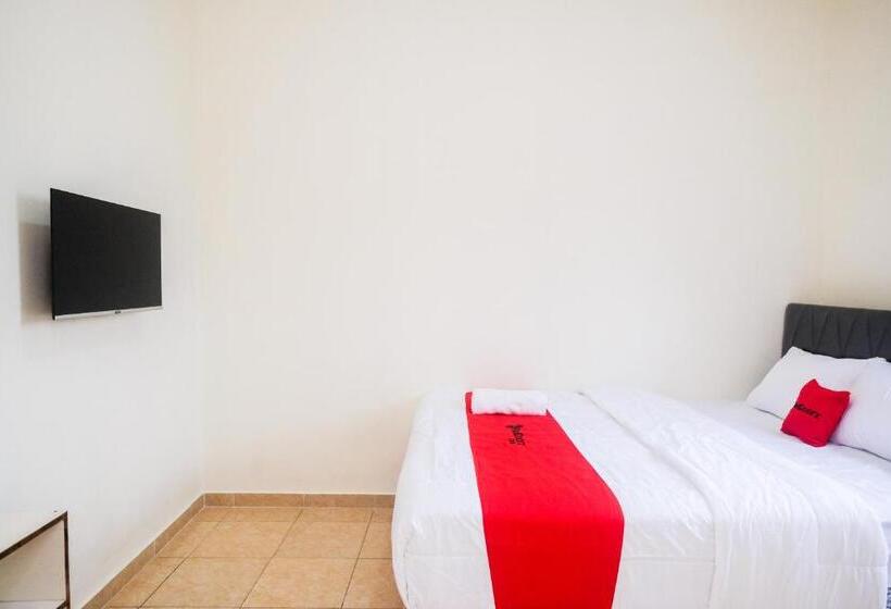 Номер Deluxe, Reddoorz Near Terminal Bus Purwokerto