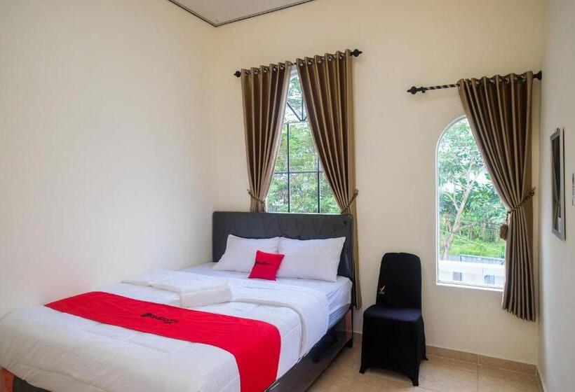 Номер Deluxe, Reddoorz Near Terminal Bus Purwokerto