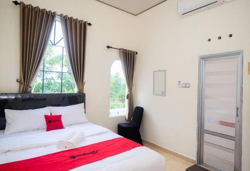 디럭스 룸, Reddoorz Near Terminal Bus Purwokerto