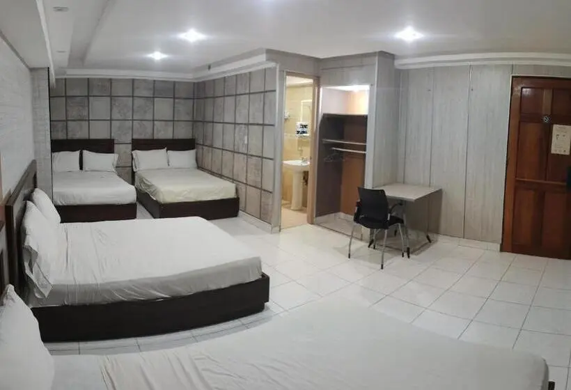 اتاق استاندارد سه نفره, San Thomas Inn