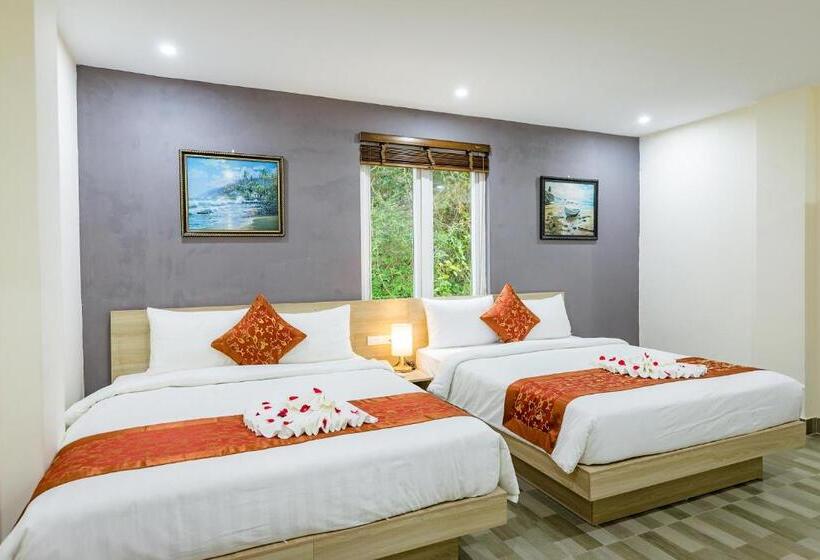 اتاق خانوادگی, Stone Lotus