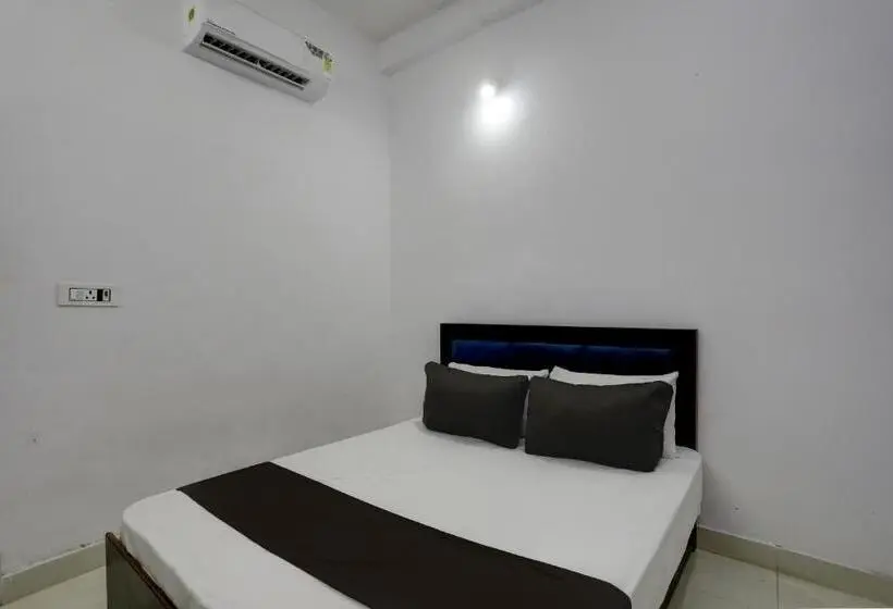 トリプルクラシックルーム, Oyo Hotel Kavya Residency