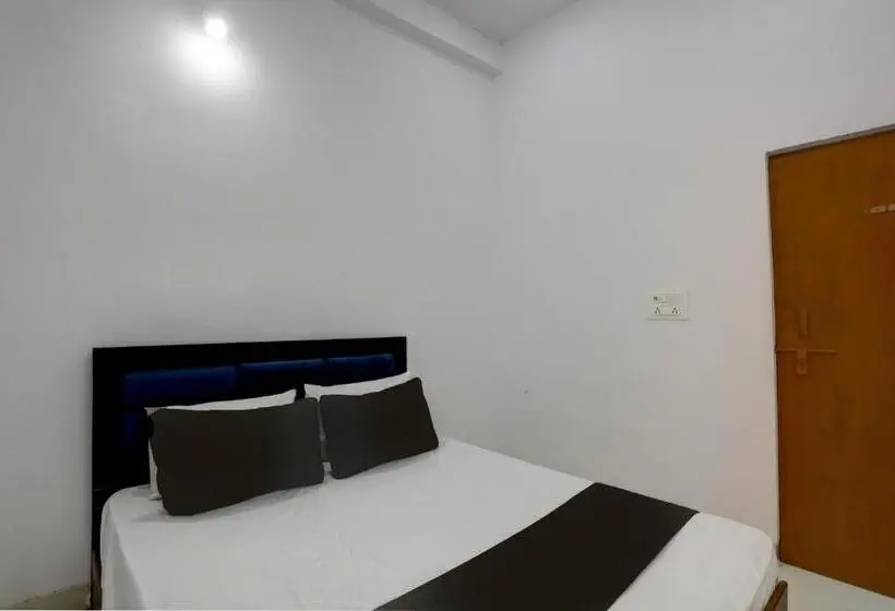 トリプルクラシックルーム, Oyo Hotel Kavya Residency