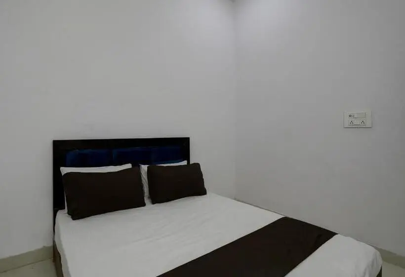 トリプルクラシックルーム, Oyo Hotel Kavya Residency