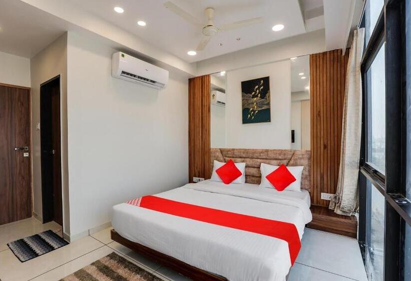 غرفة كلاسيكية ثلاثية, Oyo Hotel Rooms