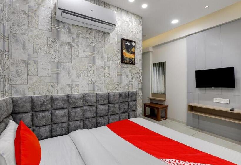 غرفة كلاسيكية ثلاثية, Oyo Hotel Rooms
