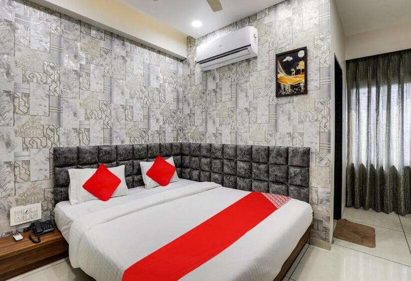 غرفة كلاسيكية ثلاثية, Oyo Hotel Rooms