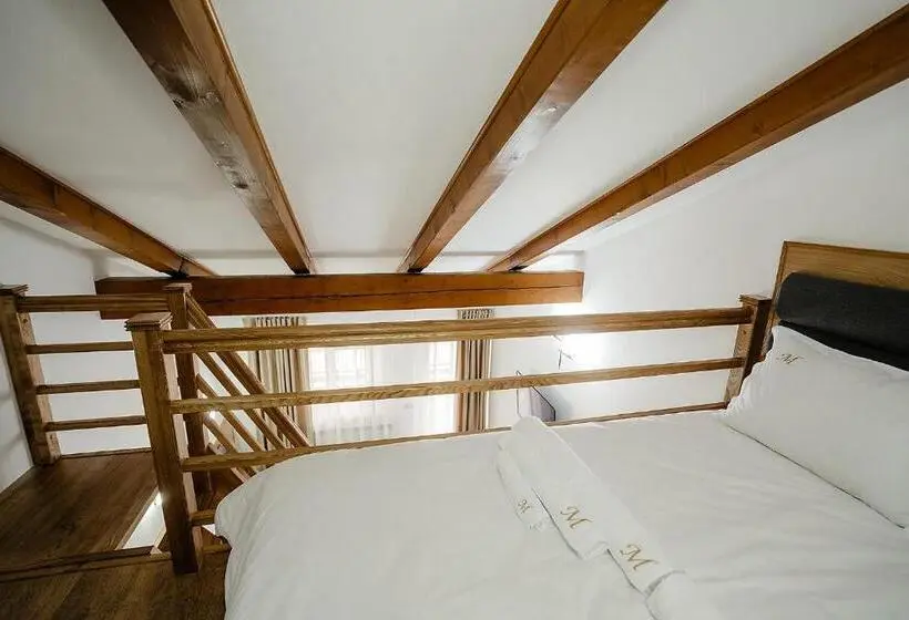 اتاق استاندارد چهارنفره با بالکن, Casa Mecva