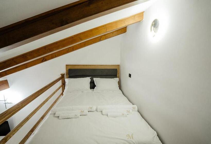 اتاق استاندارد چهارنفره با بالکن, Casa Mecva