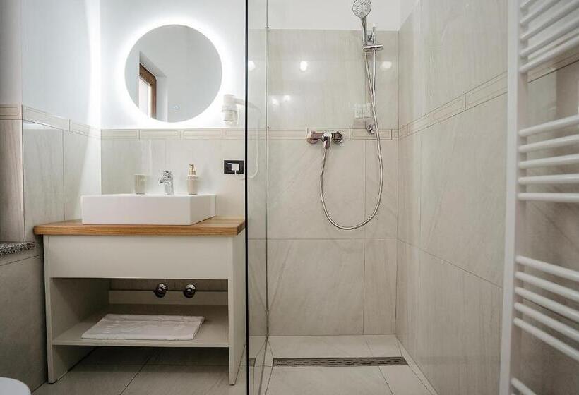 اتاق استاندارد چهار تخته, Casa Mecva