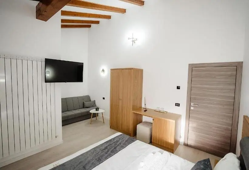 اتاق استاندارد چهار تخته, Casa Mecva