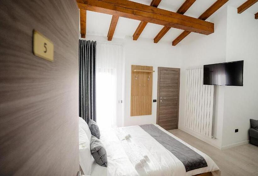 اتاق استاندارد چهار تخته, Casa Mecva