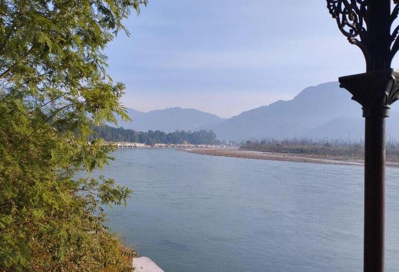 Quarto Deluxe, Tripta Guest House