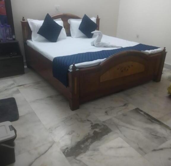 Quarto Deluxe, Tripta Guest House