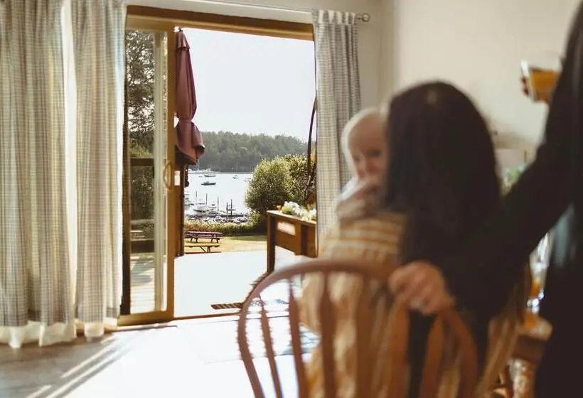 キングサイズベッドのスイートルーム, Page S Inn On Silva Bay