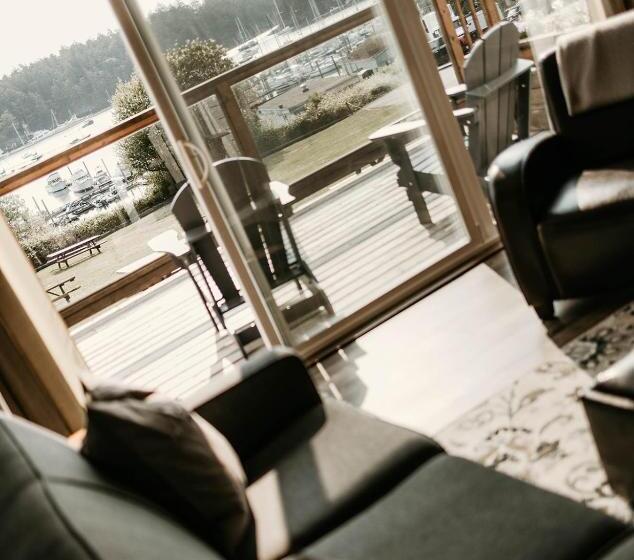 Balkonlu Süit, Page S Inn On Silva Bay