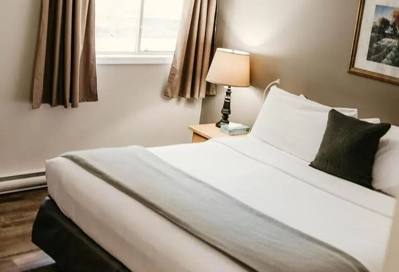 キングサイズベッドのデラックススイート, Page S Inn On Silva Bay