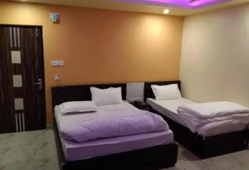 Chambre Triple Deluxe, Aviani New Digha