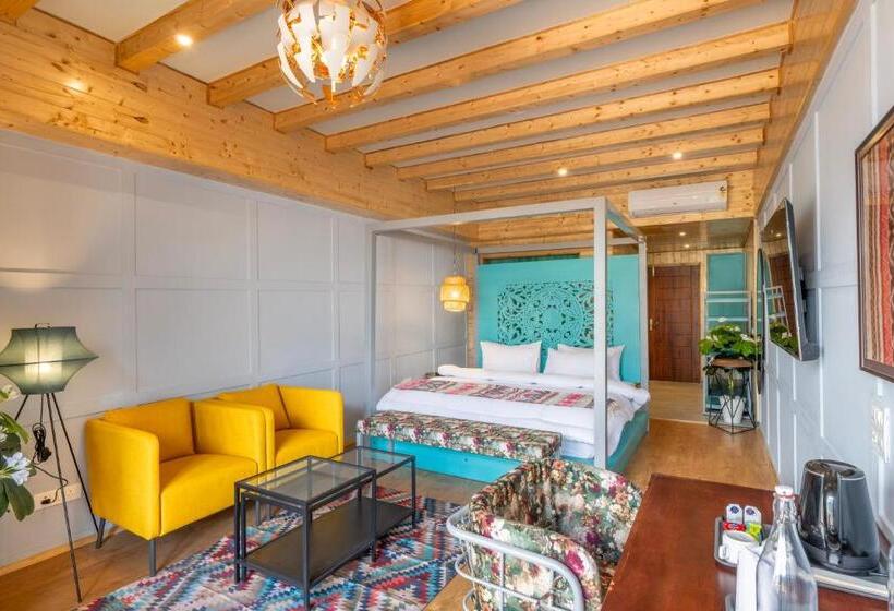 اتاق لوکس با بالکن, Echor Himalayan Heights Luxe Manali