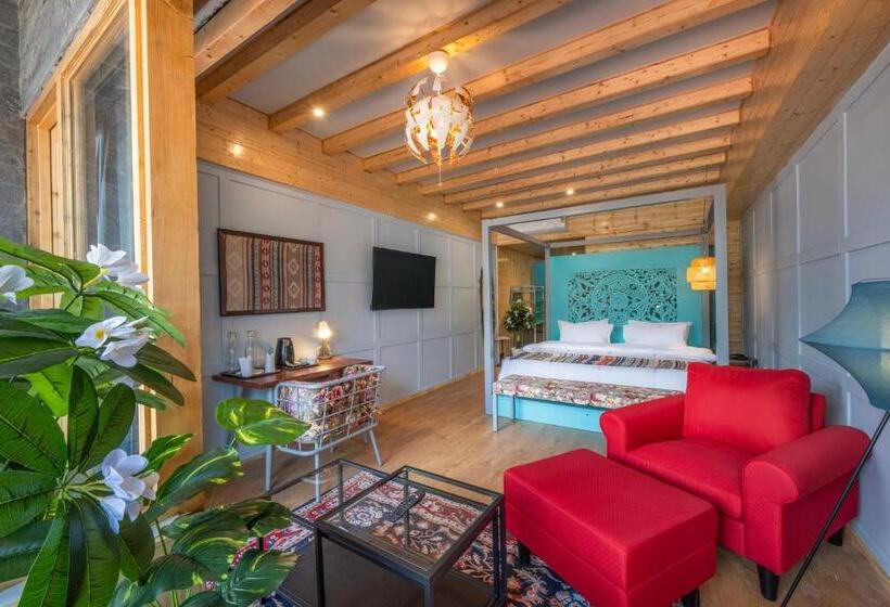 اتاق لوکس با بالکن, Echor Himalayan Heights Luxe Manali