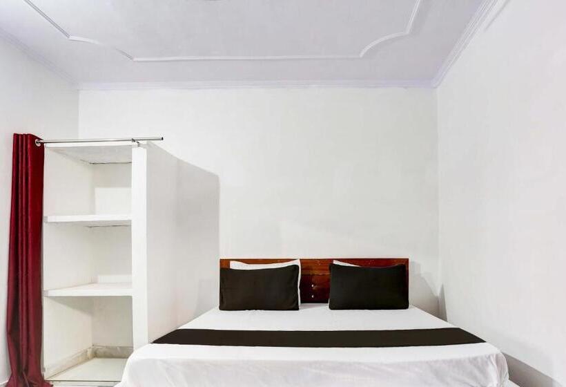 Quarto Triplo Clássico, Oyo Jr Guest House