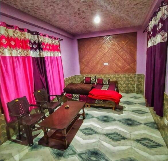 스탠다드 룸, Divine Connection