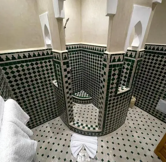 اتاق پریمیوم چهارنفره, Riad Touhfa Kasbah Marrakech