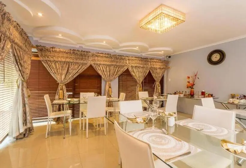 スタンダードルーム, Room In Guest Room Ezulwini Guest House Queen Room With Balcony For 2 Guests In Ballito