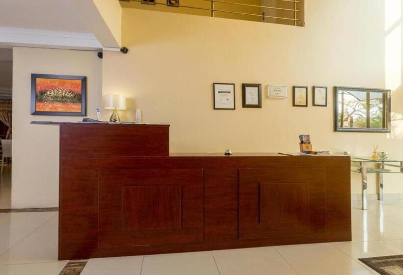 חדר סטנדרט, Room In Guest Room   Ezulwini Guest House   Queen Room With Balcony For 2 Guests In Ballito