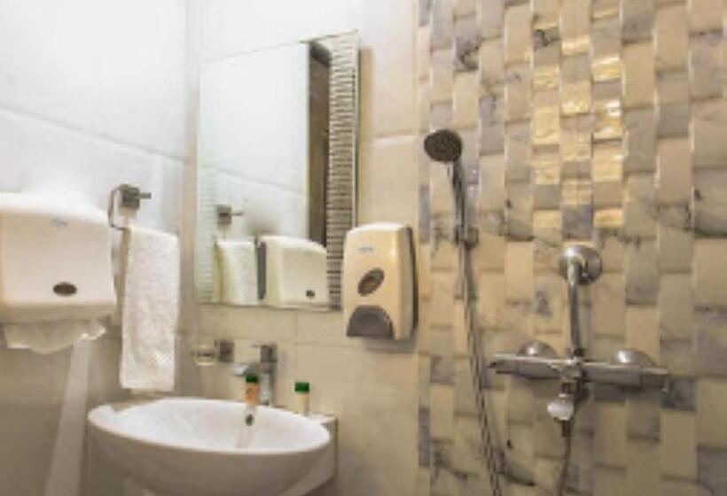 디럭스 룸, Skylight Royal Stay A Boutique Resort