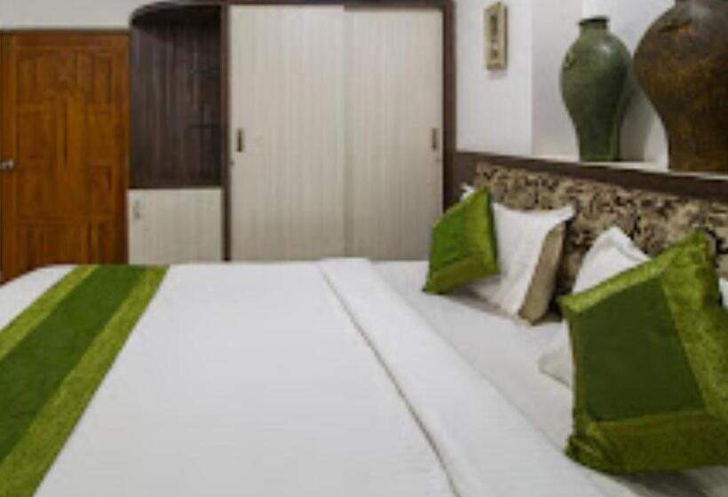 디럭스 룸, Skylight Royal Stay A Boutique Resort