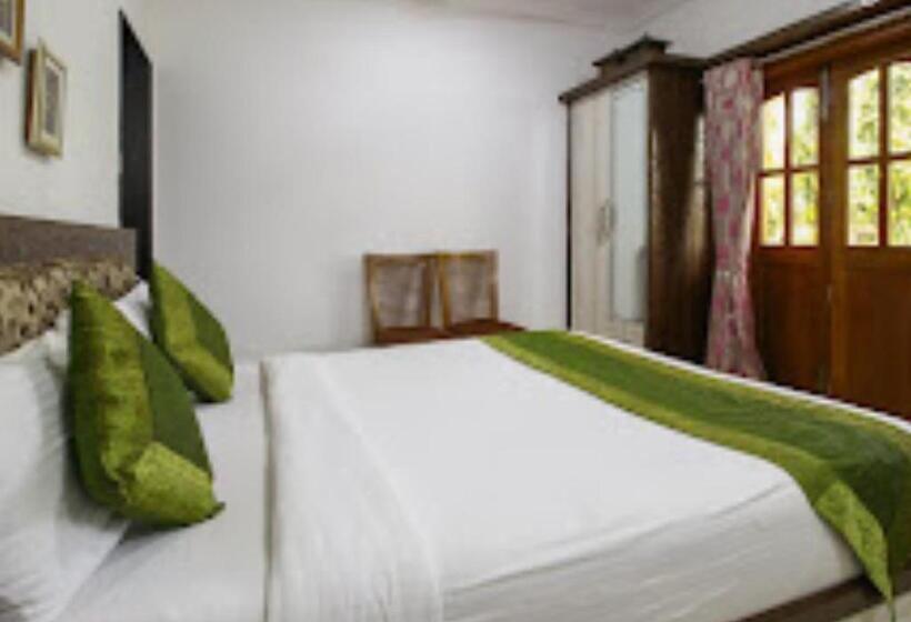 디럭스 룸, Skylight Royal Stay A Boutique Resort