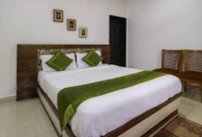 디럭스 룸, Skylight Royal Stay A Boutique Resort