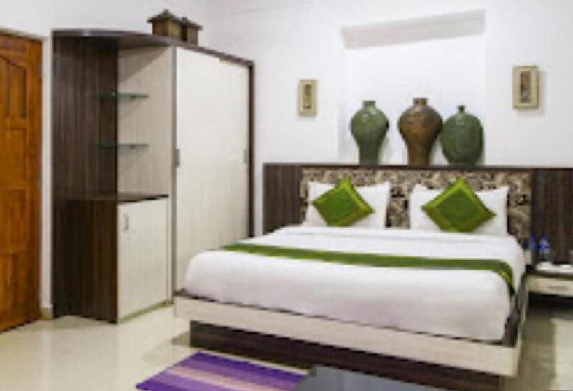 디럭스 룸, Skylight Royal Stay A Boutique Resort