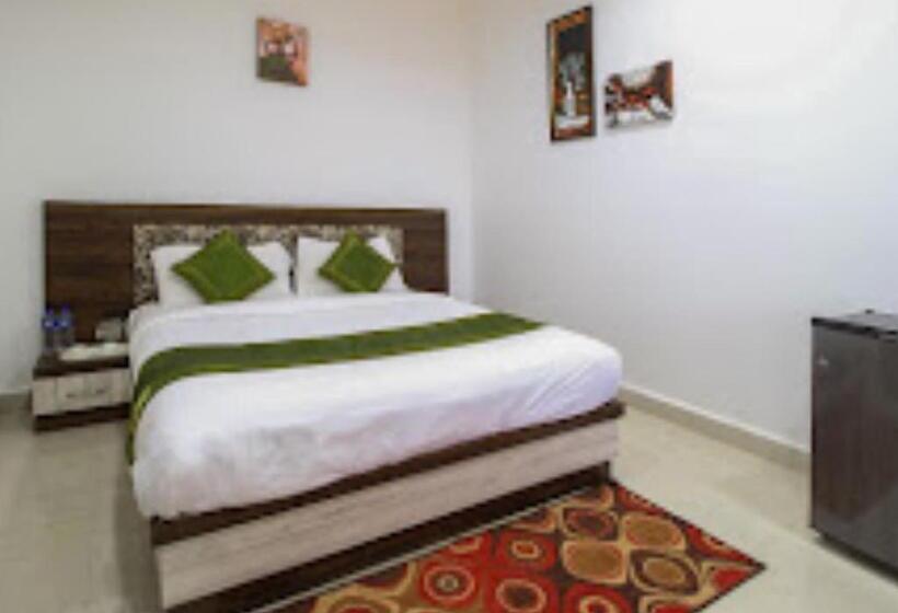 디럭스 룸, Skylight Royal Stay A Boutique Resort