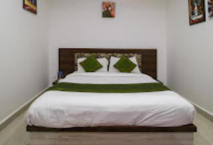 디럭스 룸, Skylight Royal Stay A Boutique Resort