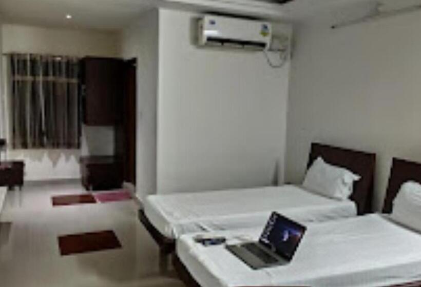 Номер Deluxe Кровать Кинг, Stay Inn Hotel Telangana