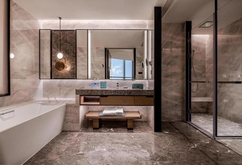 اتاق اجرایی با تخت بزرگ, Wuhan Marriott Hotel Wuchang