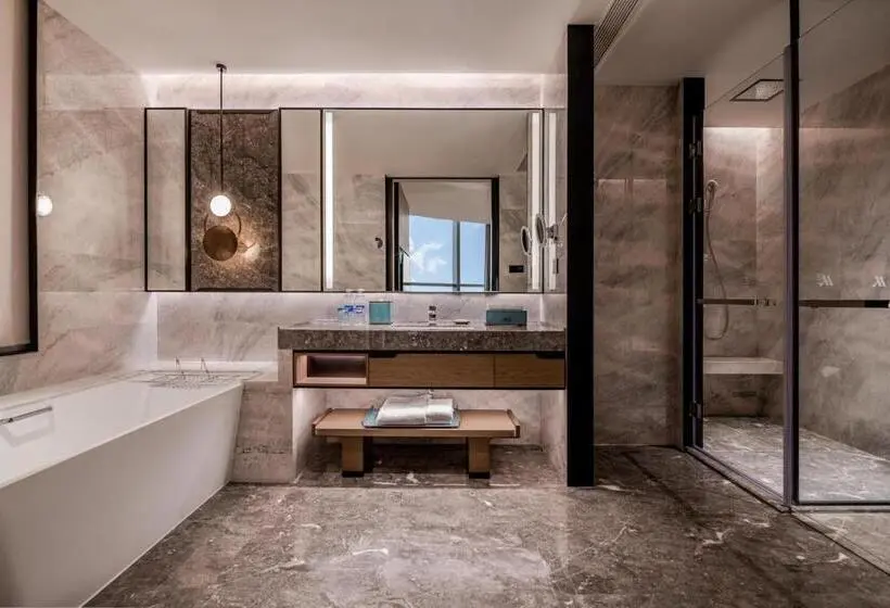 اتاق اجرایی با تخت بزرگ, Wuhan Marriott Hotel Wuchang