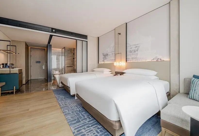 اتاق لوکس با چشم‌انداز دریاچه, Wuhan Marriott Hotel Wuchang